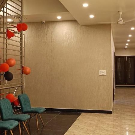 Hotel Saffron Мирут Екстериор снимка